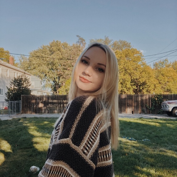 Meet your Posher, Chyanne - Picture 1 of 2